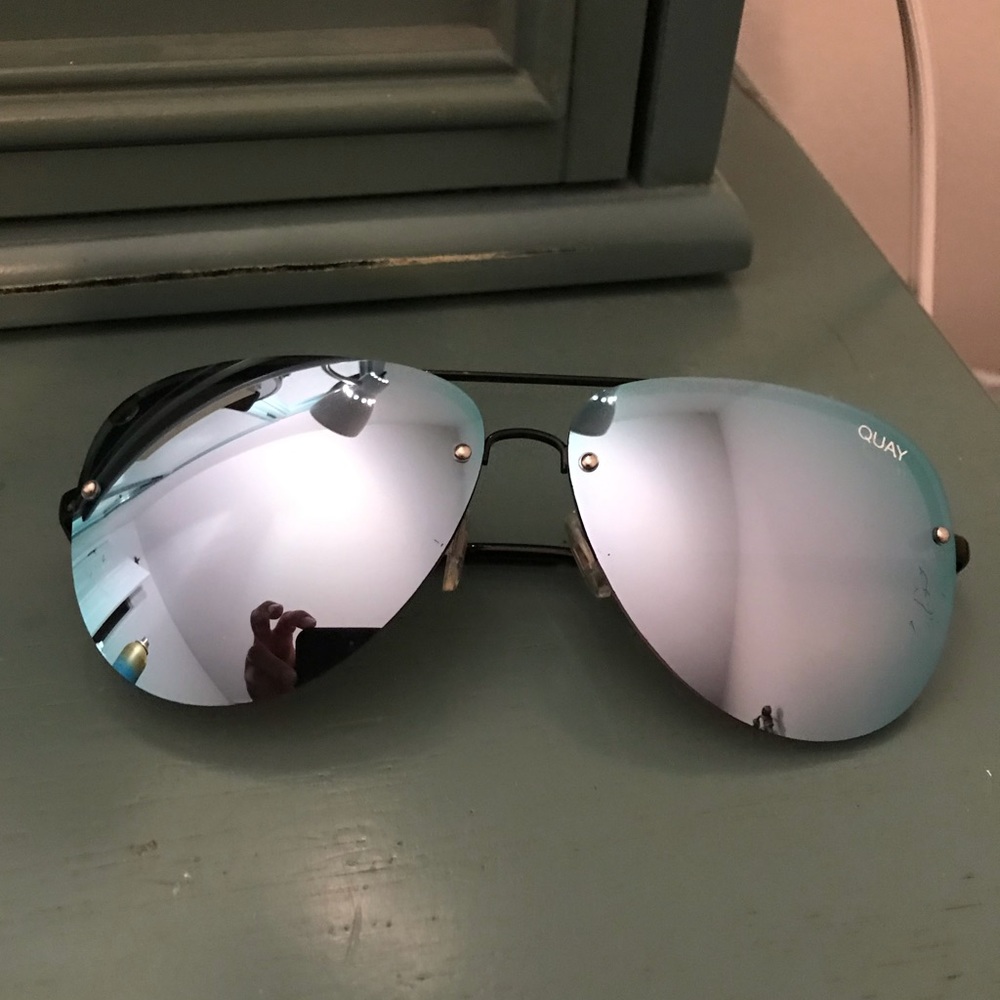 QUAY BLUE MUSE SUNGLASSES - Picture 3 of 7